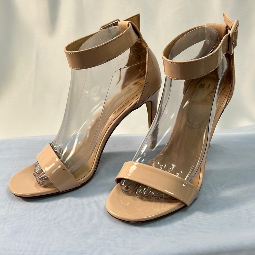 Mix No. 6 Lole nude heels with ankle straps size 8.5